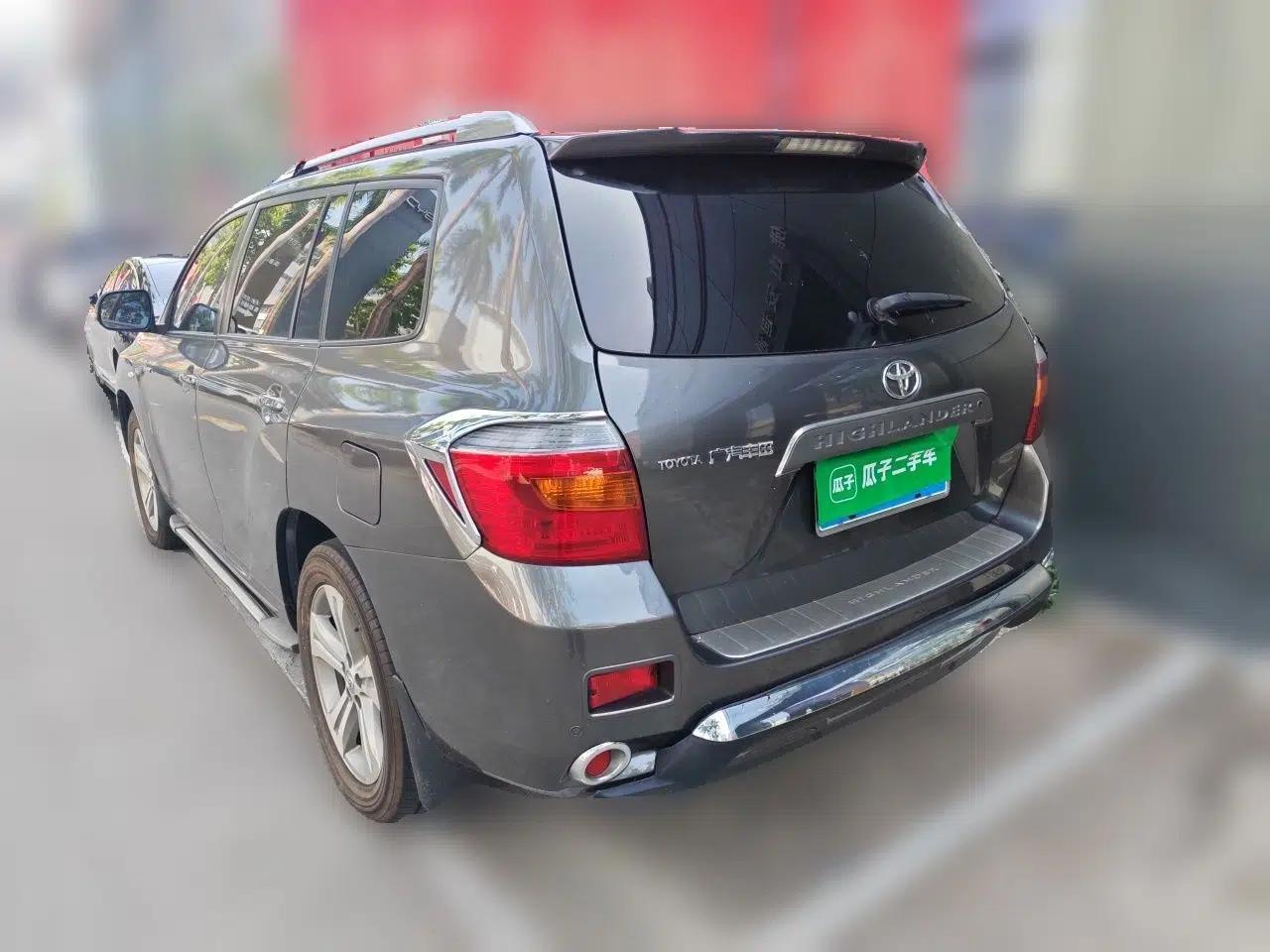 Toyota Highlander 2009 2.7L Two-Wheel Drive 7-Seater Luxury Edition — миниатюра 4