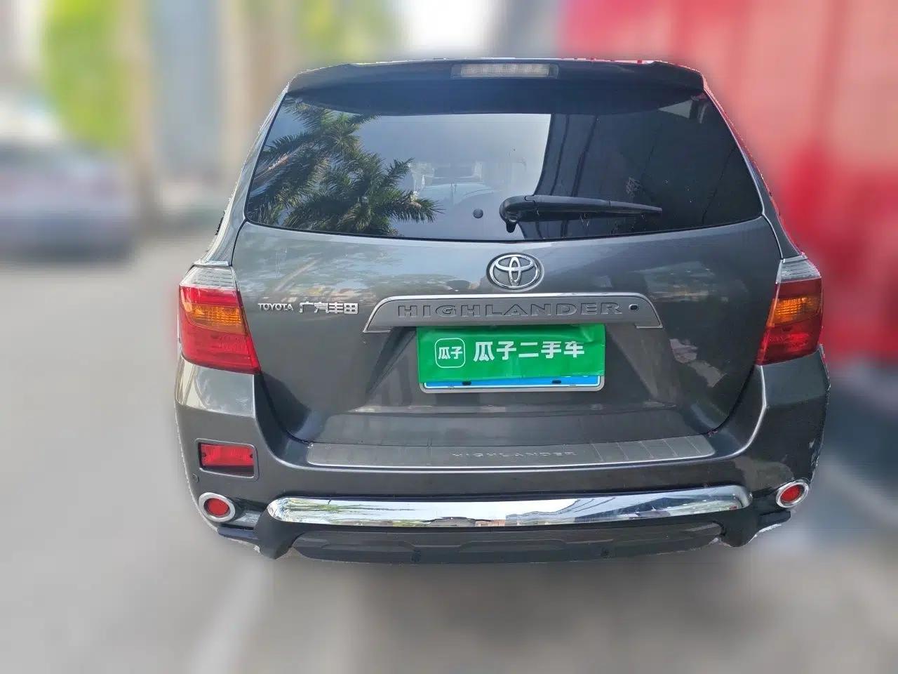 Toyota Highlander 2009 2.7L Two-Wheel Drive 7-Seater Luxury Edition — миниатюра 5