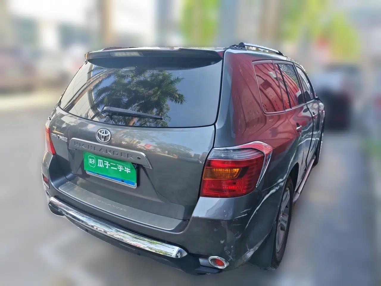 Toyota Highlander 2009 2.7L Two-Wheel Drive 7-Seater Luxury Edition — миниатюра 6