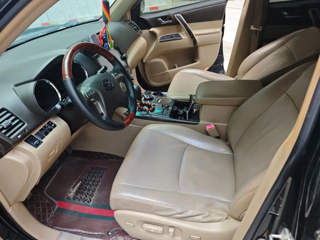 Toyota Highlander 2011 2.7L Two-Wheel Drive 7-Seater Luxury Edition — миниатюра 15