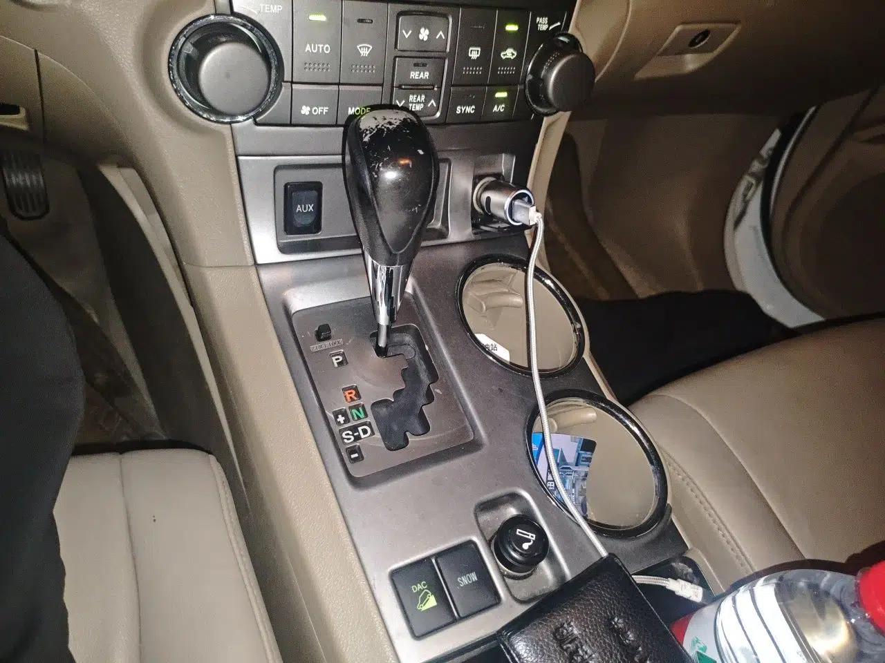 Toyota Highlander 2009 3.5L 4x4 7-Seater Luxury Edition — миниатюра 14