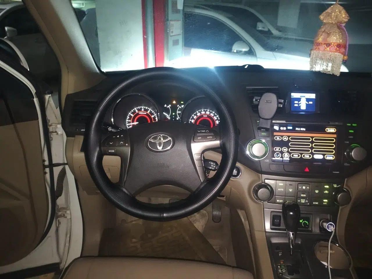 Toyota Highlander 2009 3.5L 4x4 7-Seater Luxury Edition — миниатюра 10