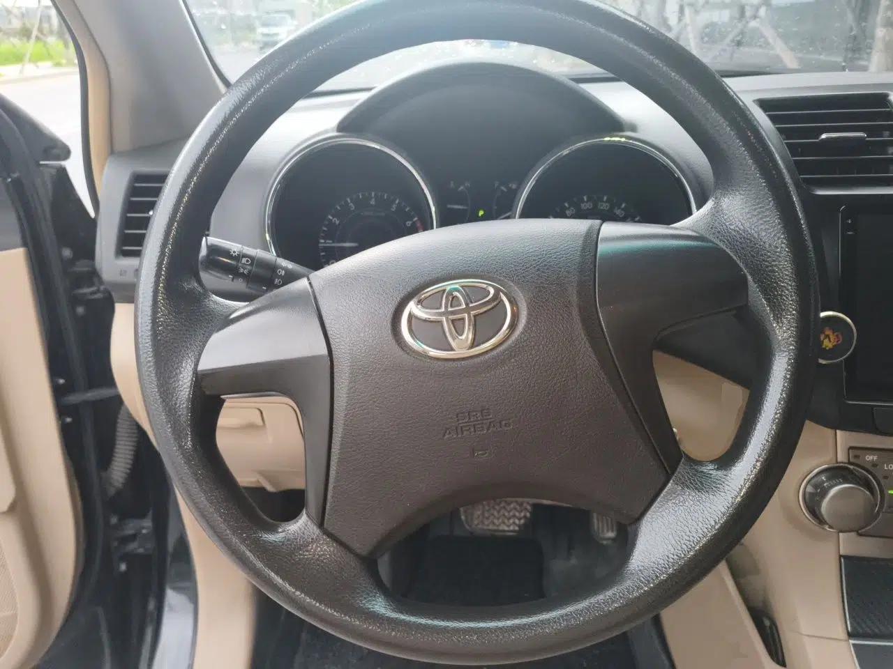 Toyota Highlander 2012 2.7L 2WD 5-Seater Elite Edition — миниатюра 10