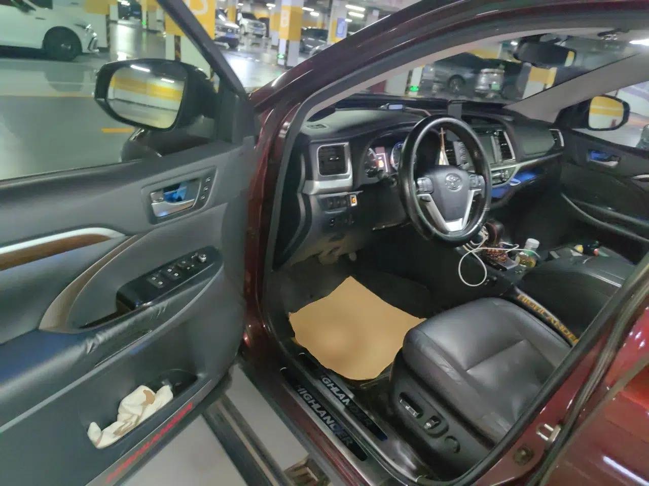 Toyota Highlander 2015 2.0T Four-Wheel Drive Ultimate Edition 7-Seater — миниатюра 16