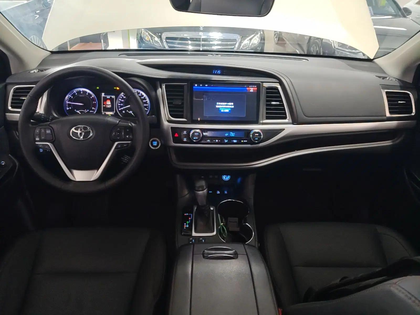 Toyota Highlander 2018 2.0T Four-Wheel Drive Luxury Edition 7 Seats China V Emission Standard — миниатюра 12
