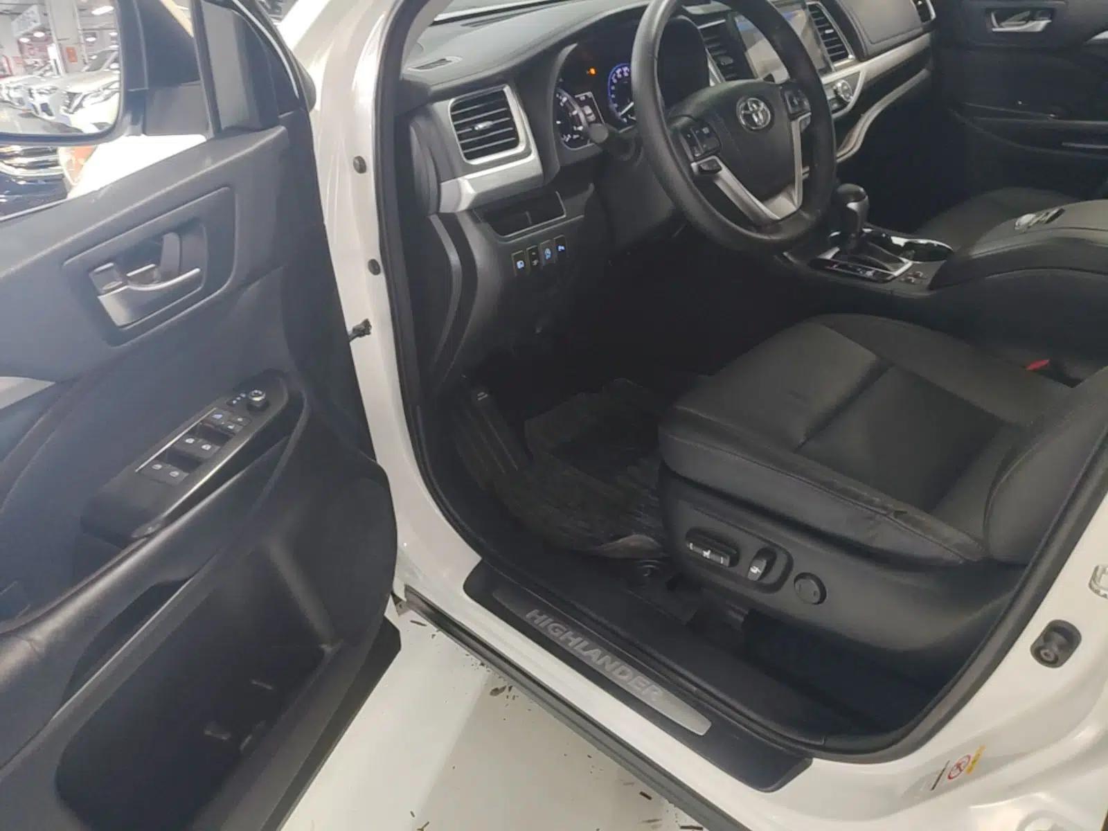 Toyota Highlander 2018 2.0T Four-Wheel Drive Luxury Edition 7 Seats China V Emission Standard — миниатюра 18