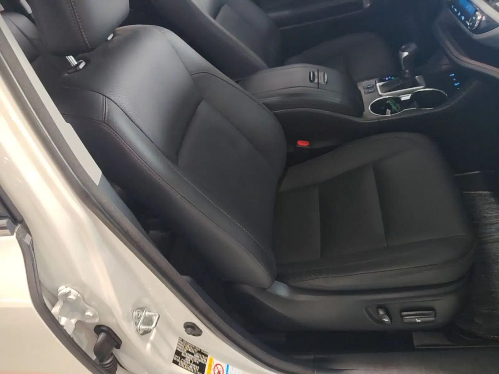 Toyota Highlander 2018 2.0T Four-Wheel Drive Luxury Edition 7 Seats China V Emission Standard — миниатюра 19