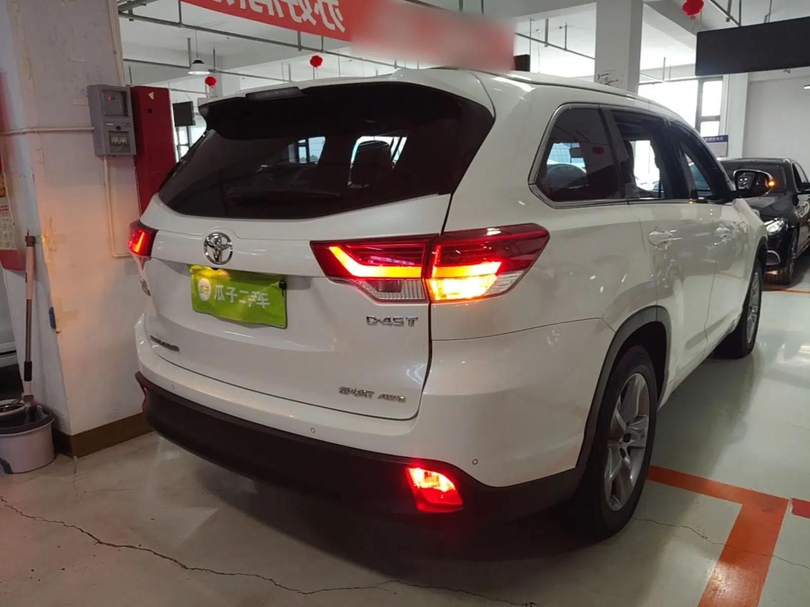 Toyota Highlander 2018 2.0T Four-Wheel Drive Luxury Edition 7 Seats China V Emission Standard — миниатюра 6