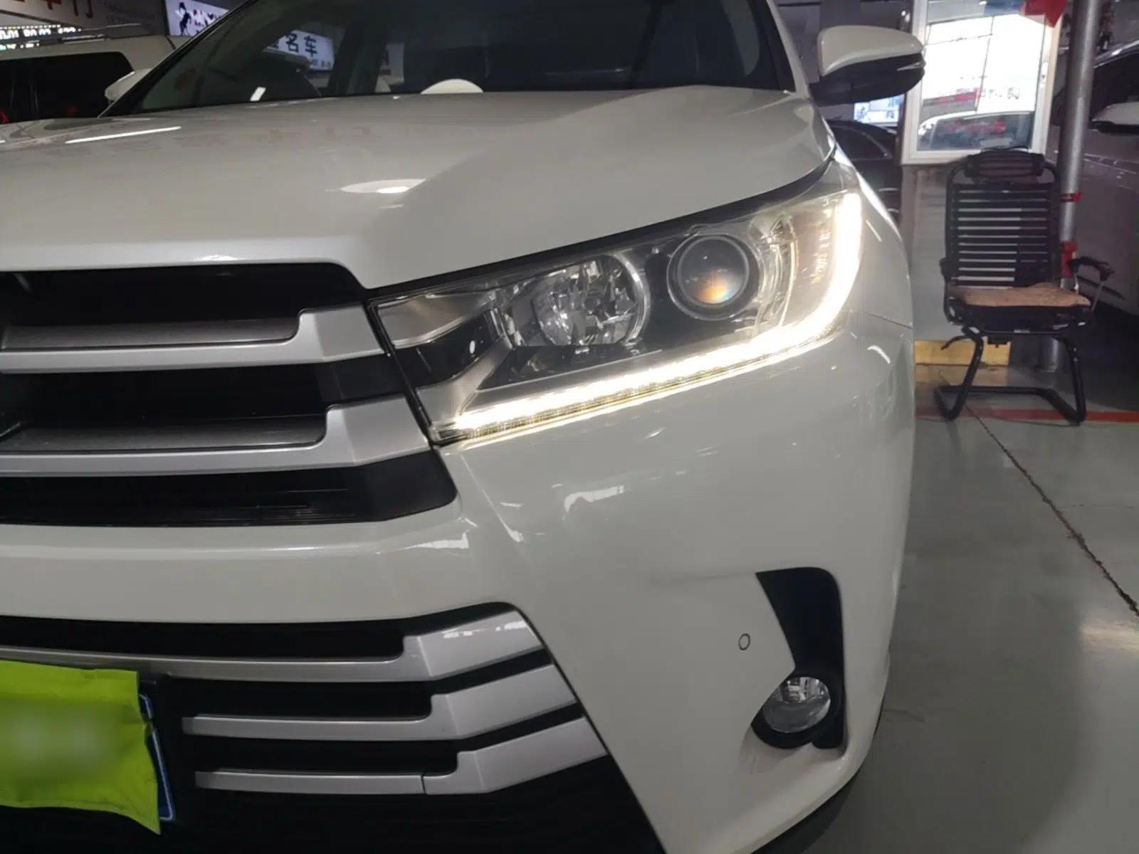 Toyota Highlander 2018 2.0T Four-Wheel Drive Luxury Edition 7 Seats China V Emission Standard — миниатюра 8
