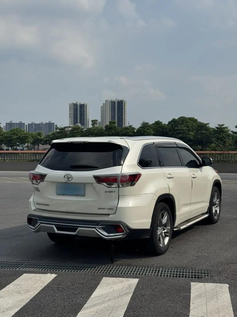 Toyota Highlander 2015 2.0T Four-Wheel Drive Luxury Edition 7-Seater — миниатюра 5