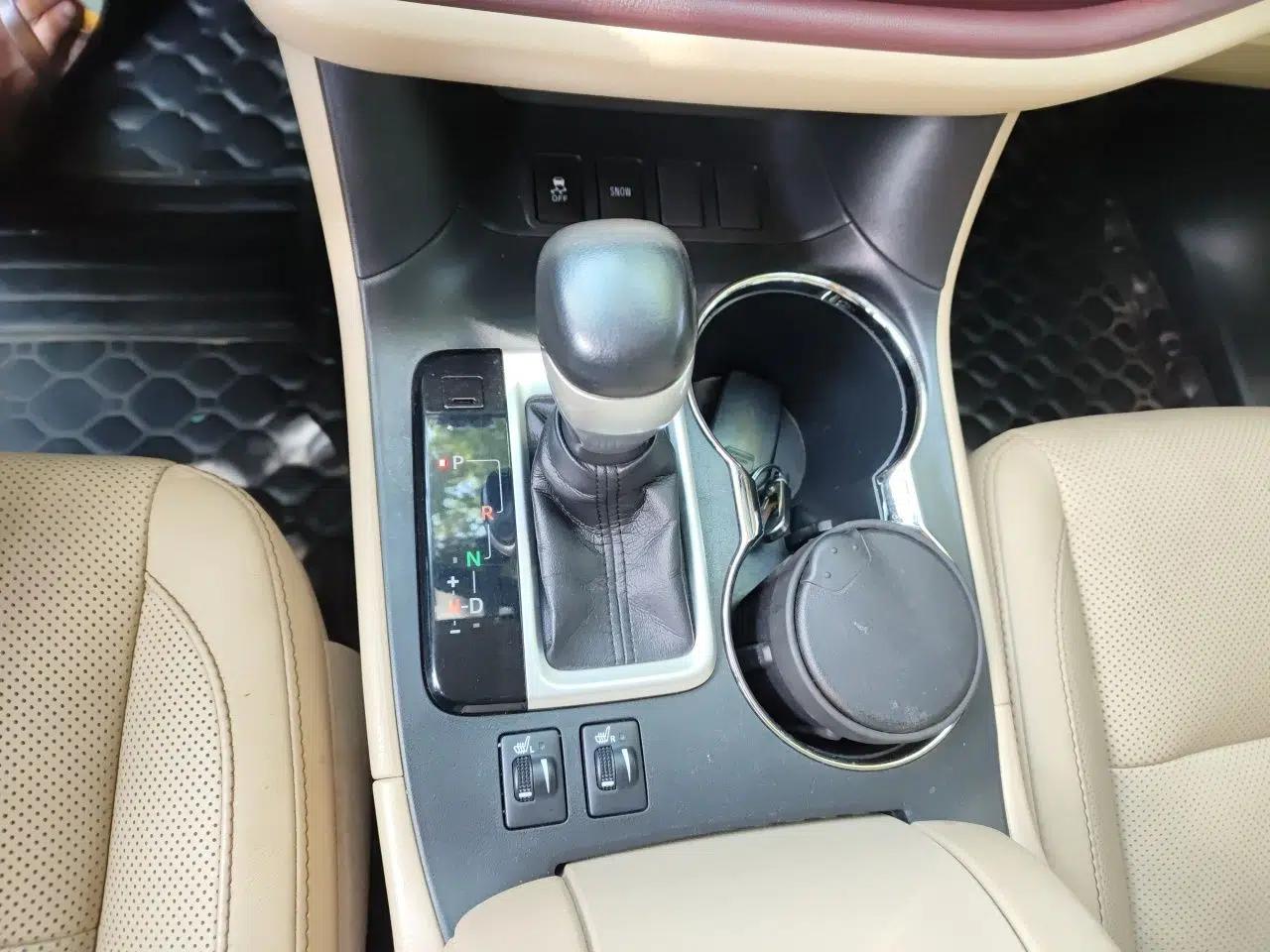 Toyota Highlander 2015 2.0T Two-Wheel Drive Luxury Edition 7 Seats — миниатюра 14