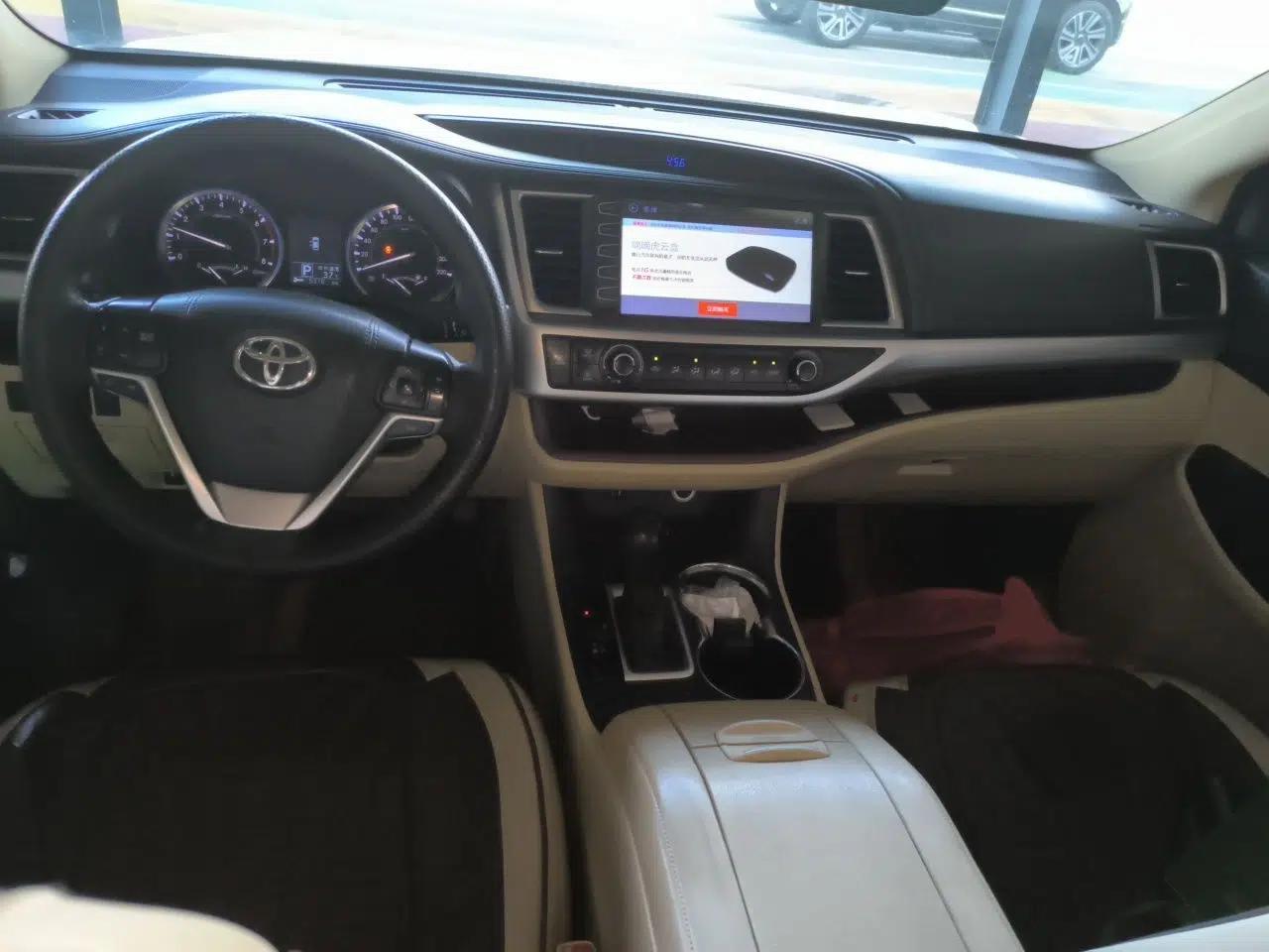 Toyota Highlander 2015 2.0T Two-Wheel Drive Elite Edition 7 Seats — миниатюра 9