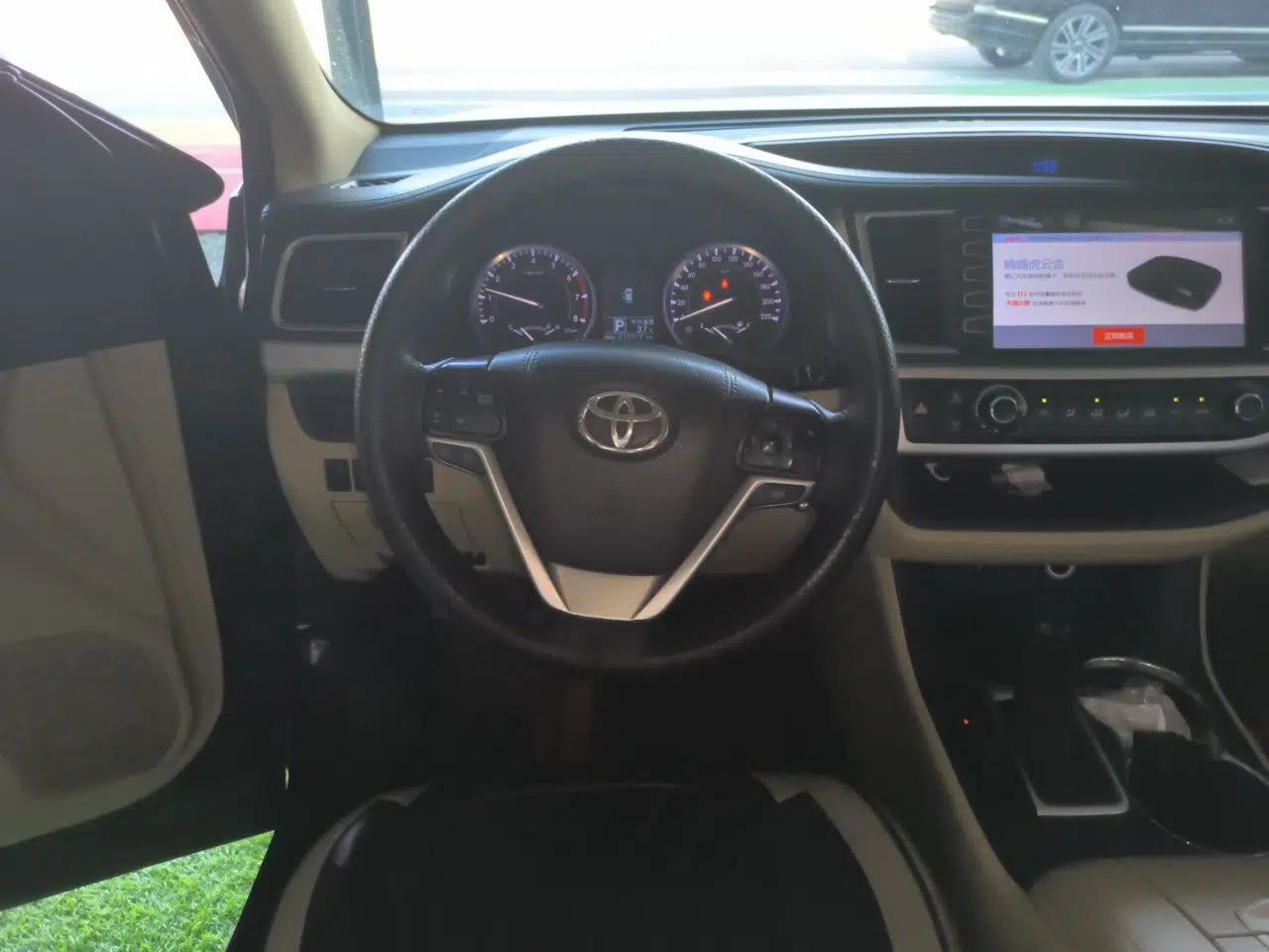 Toyota Highlander 2015 2.0T Two-Wheel Drive Elite Edition 7 Seats — миниатюра 10
