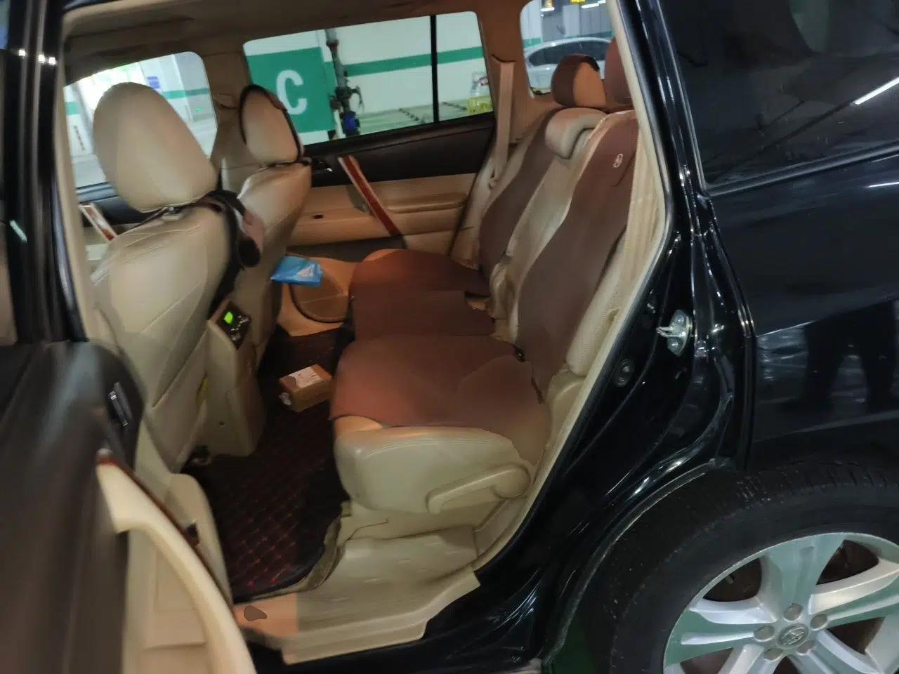 Toyota Highlander 2012 3.5L 4x4 7-Seater Ultimate Edition — миниатюра 17
