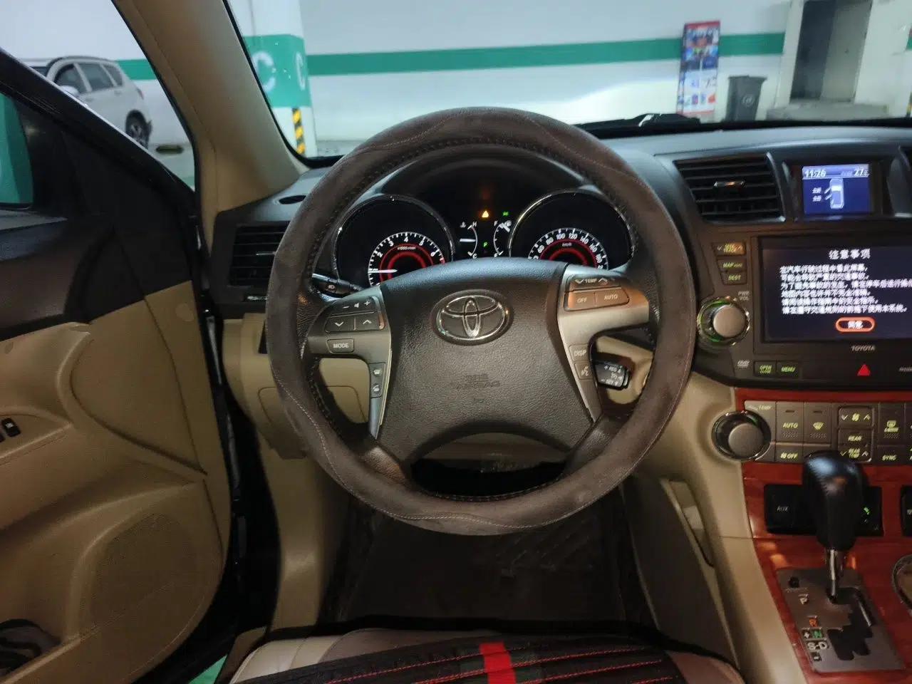 Toyota Highlander 2012 3.5L 4x4 7-Seater Ultimate Edition — миниатюра 10