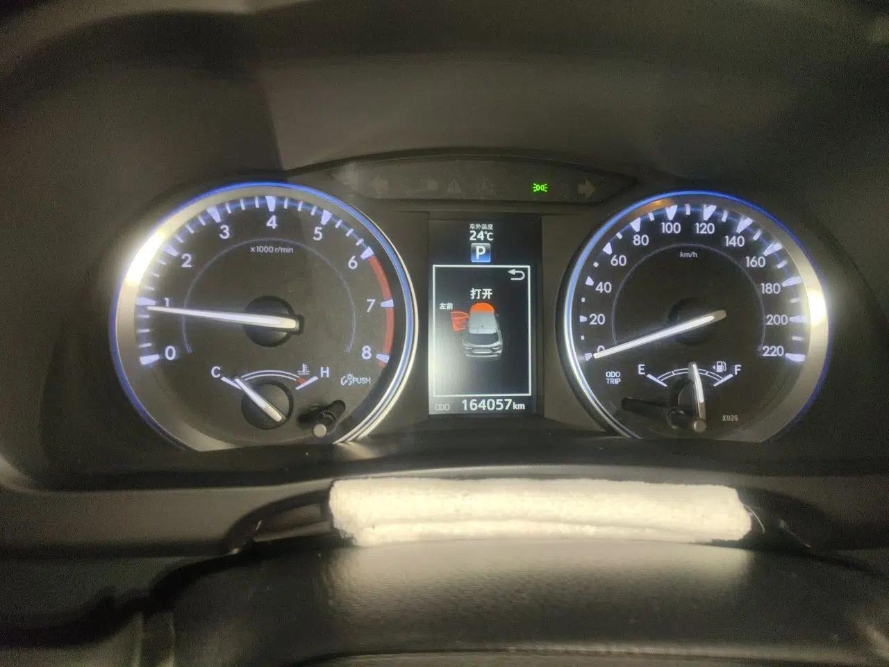 Toyota Highlander 2015 2.0T Four-Wheel Drive Ultimate Edition 7-Seater — миниатюра 11