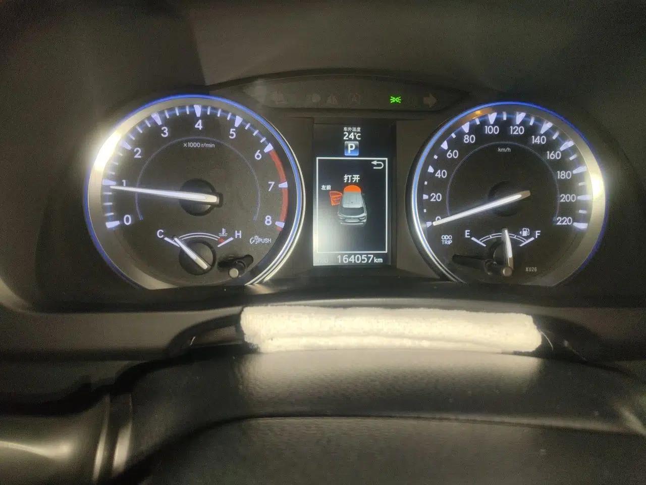 Toyota Highlander 2015 2.0T Four-Wheel Drive Ultimate Edition 7-Seater — миниатюра 12