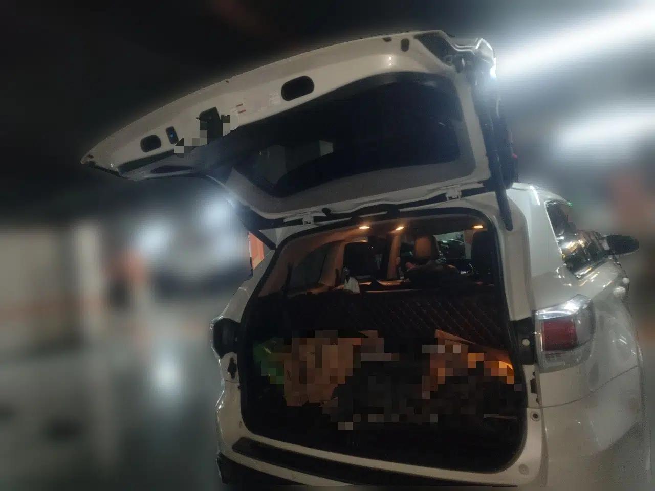 Toyota Highlander 2015 2.0T Four-Wheel Drive Ultimate Edition 7-Seater — миниатюра 19