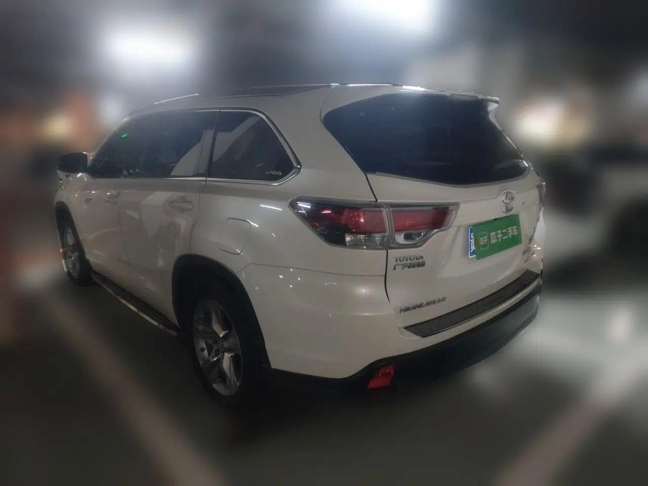 Toyota Highlander 2015 2.0T Four-Wheel Drive Ultimate Edition 7-Seater — миниатюра 4
