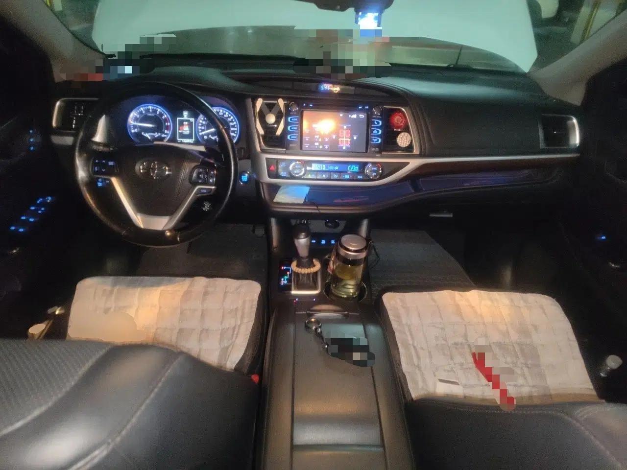Toyota Highlander 2015 2.0T Four-Wheel Drive Ultimate Edition 7-Seater — миниатюра 9