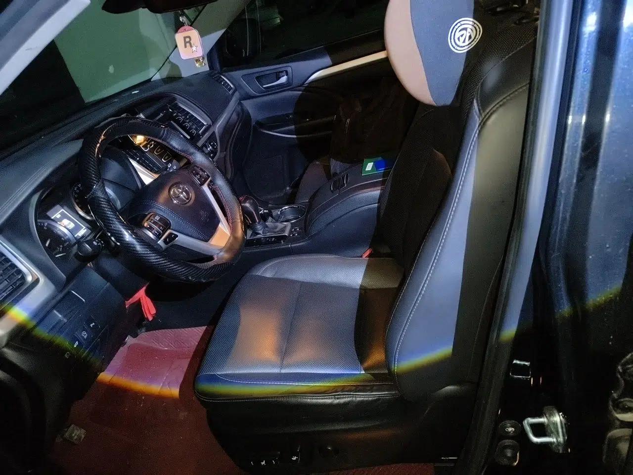 Toyota Highlander 2018 2.0T Four-Wheel Drive Luxury Version 7 Seats China VI Standard — миниатюра 15