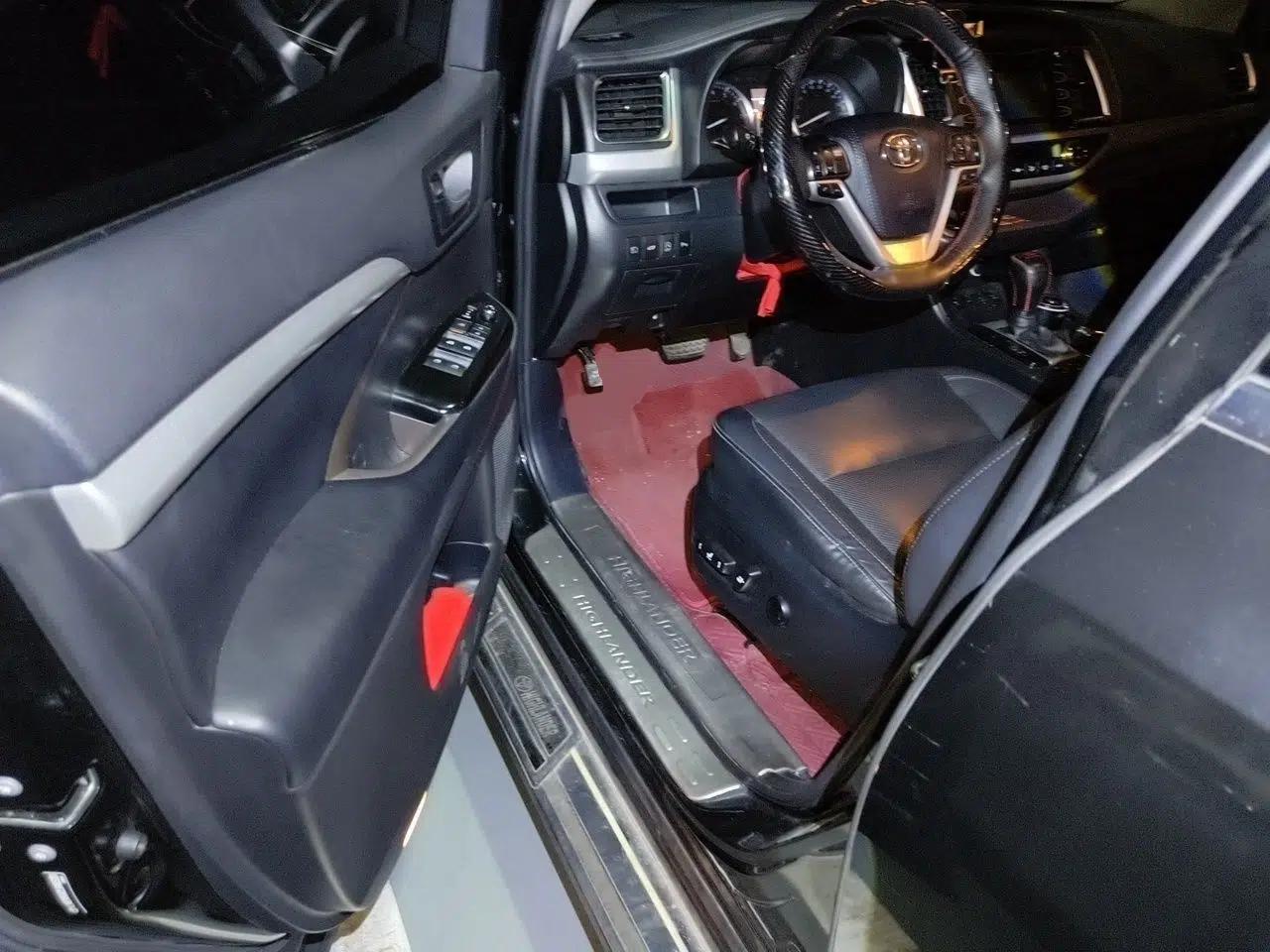 Toyota Highlander 2018 2.0T Four-Wheel Drive Luxury Version 7 Seats China VI Standard — миниатюра 16