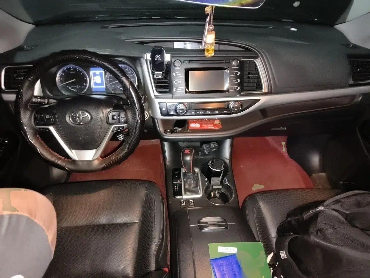 Toyota Highlander 2018 2.0T Four-Wheel Drive Luxury Version 7 Seats China VI Standard — миниатюра 9