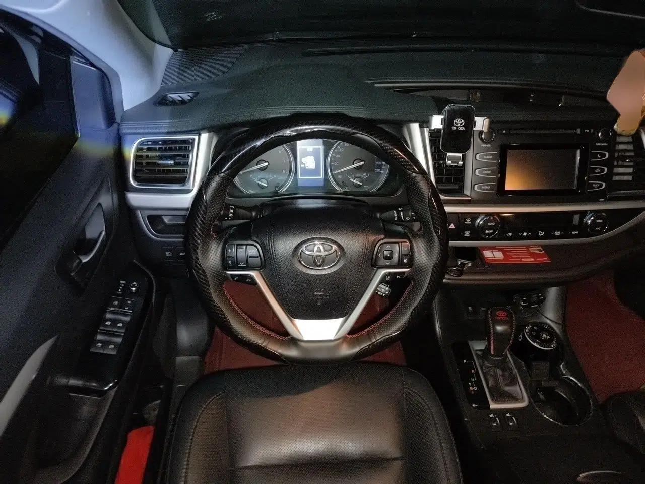 Toyota Highlander 2018 2.0T Four-Wheel Drive Luxury Version 7 Seats China VI Standard — миниатюра 10