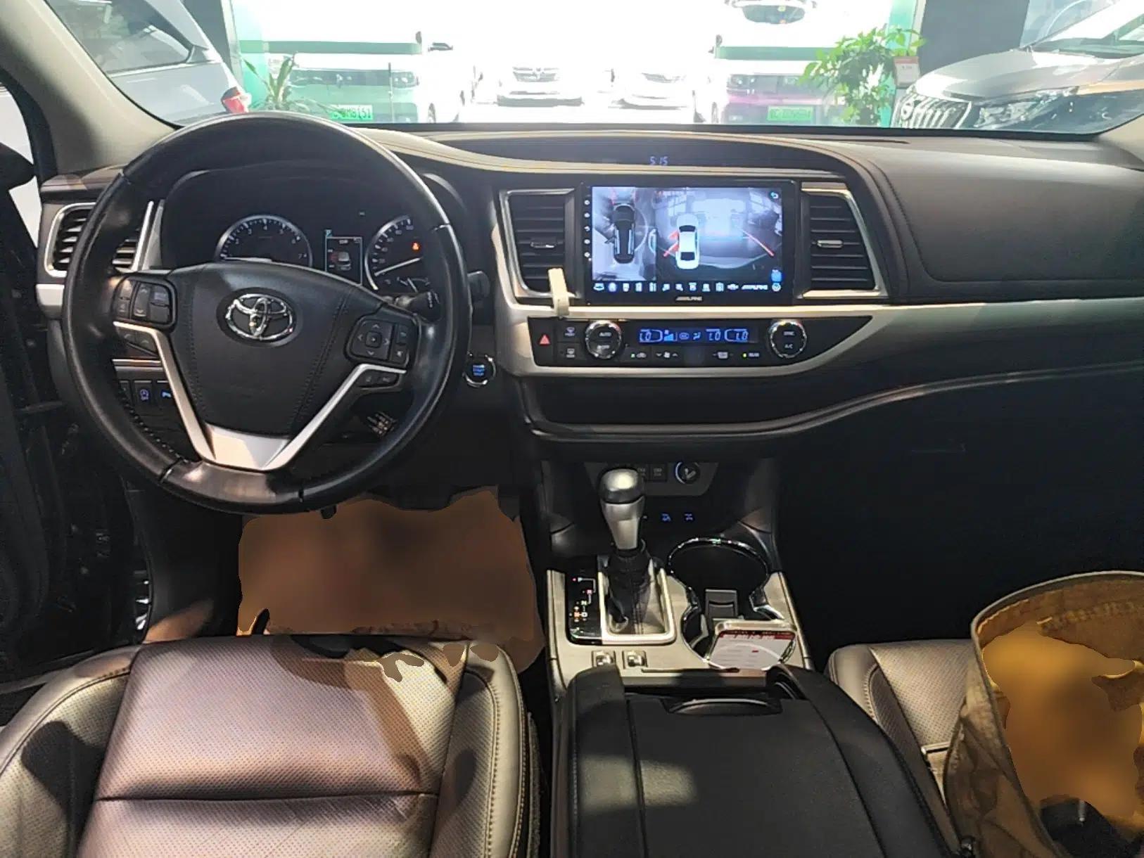 Toyota Highlander 2018 2.0T Four-Wheel Drive Luxury Version 7 Seats China VI Standard — миниатюра 12