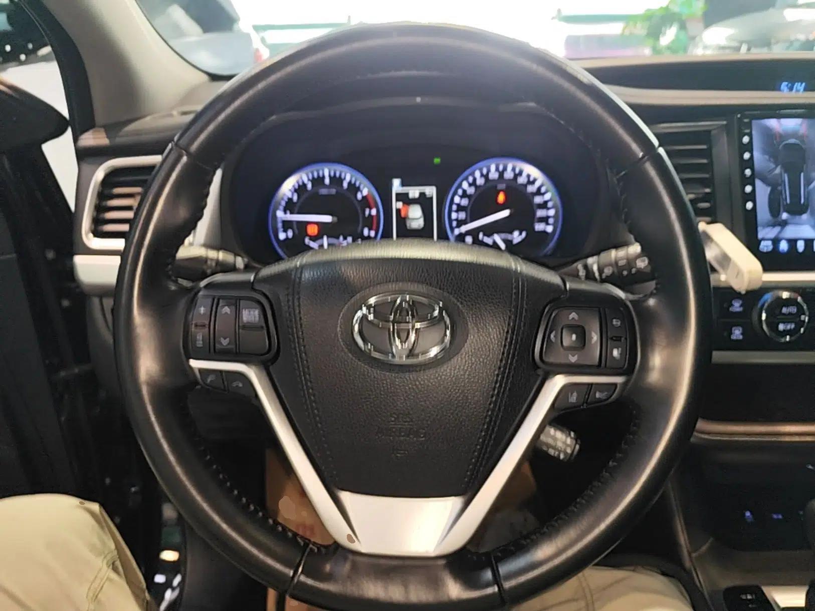 Toyota Highlander 2018 2.0T Four-Wheel Drive Luxury Version 7 Seats China VI Standard — миниатюра 13