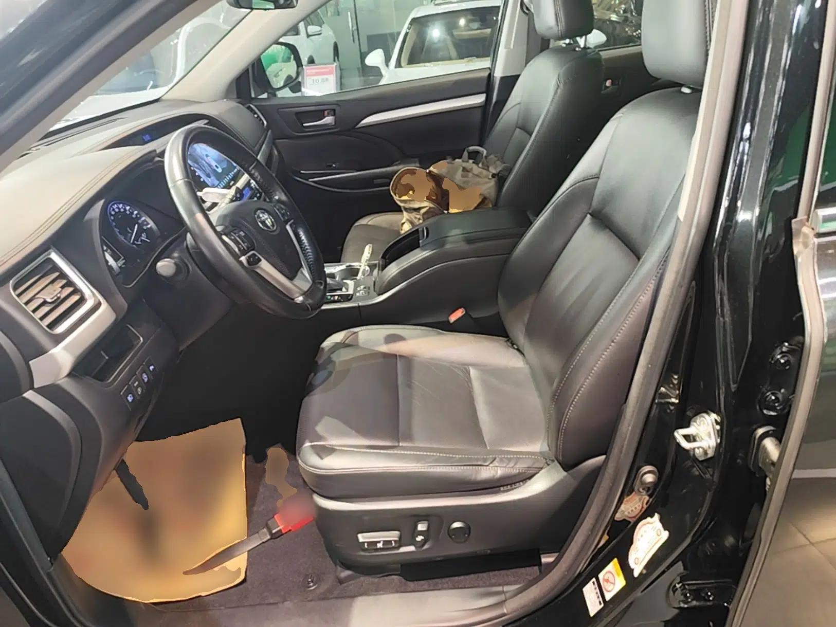 Toyota Highlander 2018 2.0T Four-Wheel Drive Luxury Version 7 Seats China VI Standard — миниатюра 17