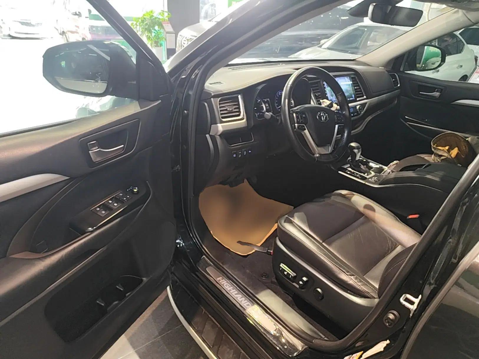 Toyota Highlander 2018 2.0T Four-Wheel Drive Luxury Version 7 Seats China VI Standard — миниатюра 18