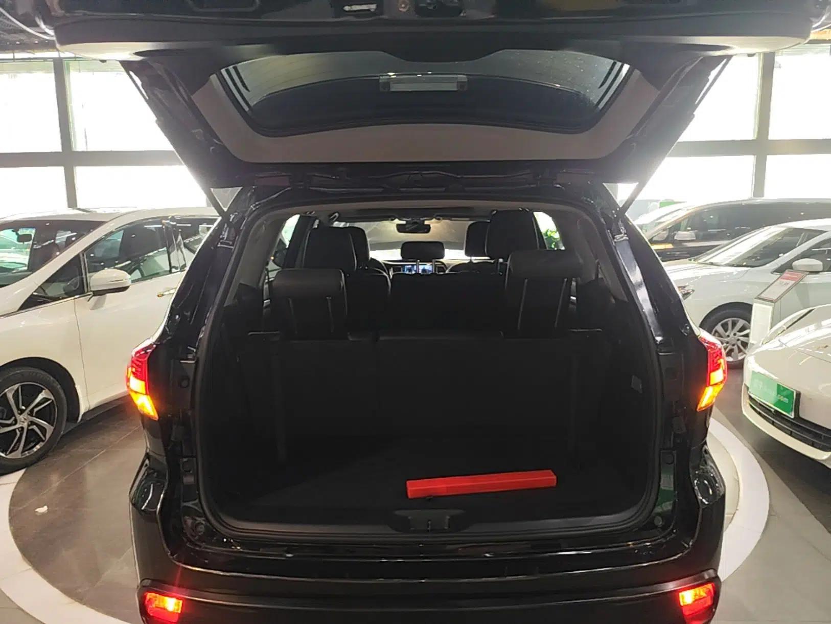 Toyota Highlander 2018 2.0T Four-Wheel Drive Luxury Version 7 Seats China VI Standard — миниатюра 22