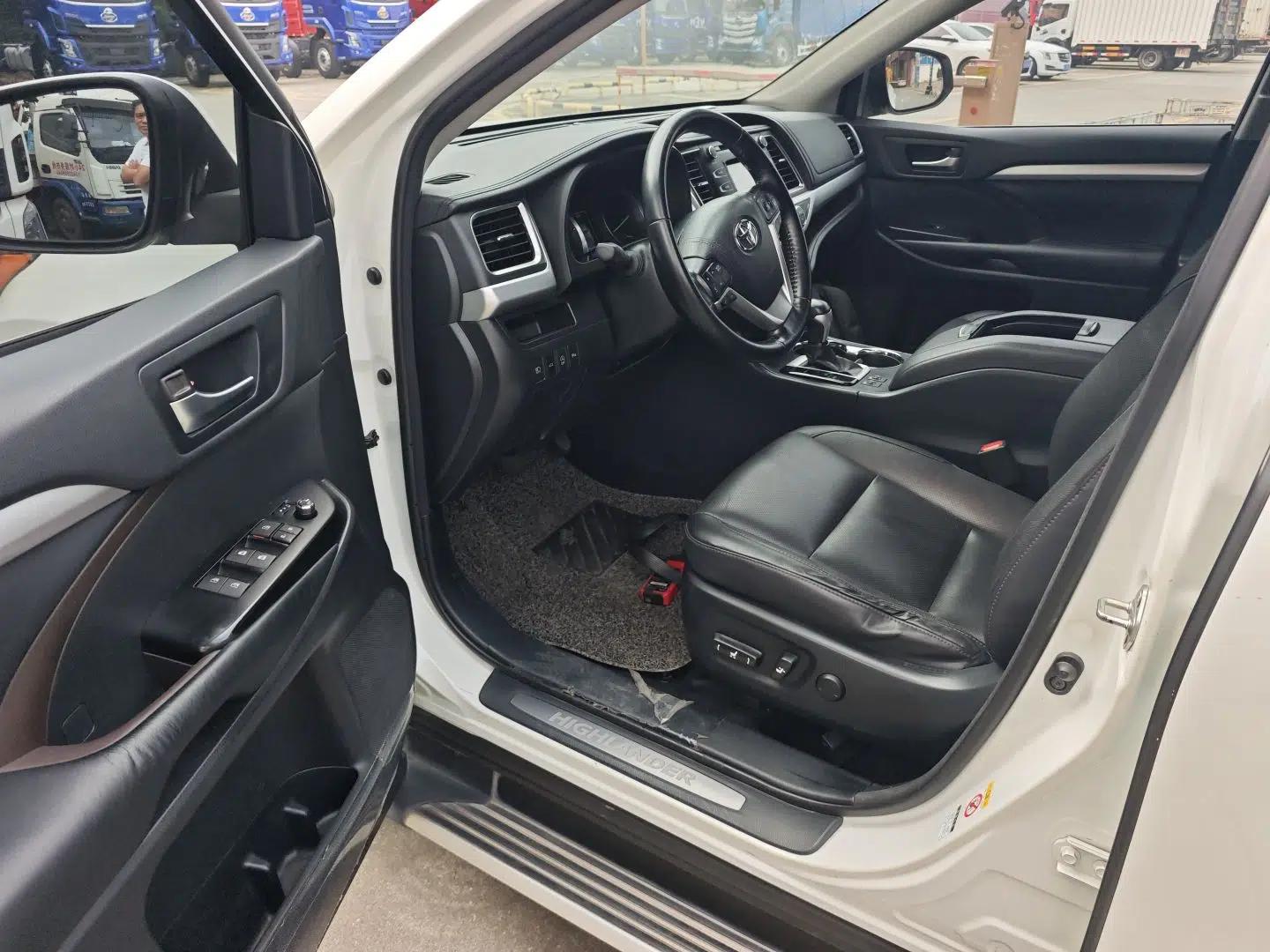 Toyota Highlander 2018 2.0T Two-Wheel-Drive Luxury Edition 7 Seats Emission Standard China V — миниатюра 18