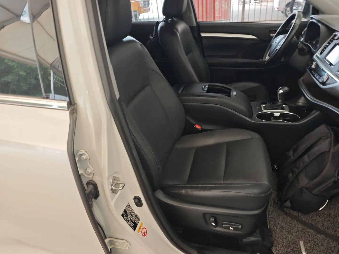 Toyota Highlander 2018 2.0T Two-Wheel-Drive Luxury Edition 7 Seats Emission Standard China V — миниатюра 19