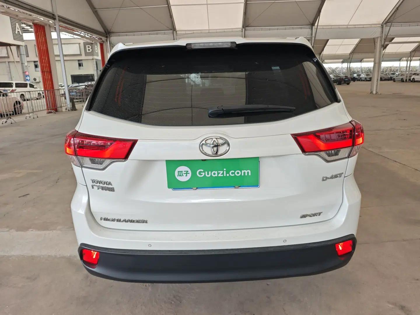 Toyota Highlander 2018 2.0T Two-Wheel-Drive Luxury Edition 7 Seats Emission Standard China V — миниатюра 4