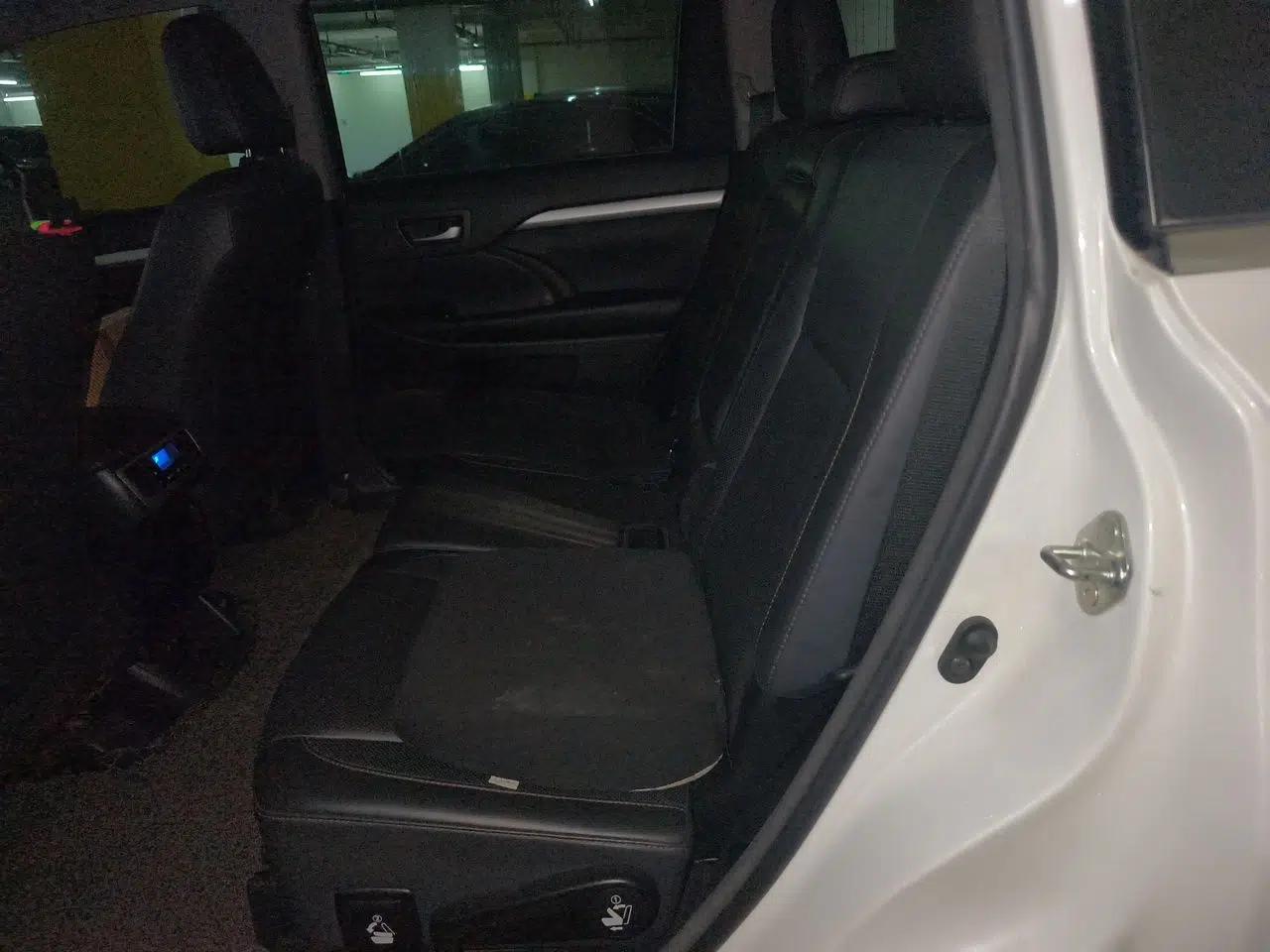 Toyota Highlander 2018 2.0T Four-Wheel Drive Luxury Edition 7 Seats China V Emission Standard — миниатюра 17
