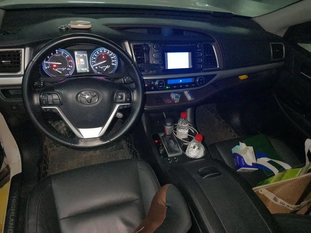 Toyota Highlander 2018 2.0T Four-Wheel Drive Luxury Edition 7 Seats China V Emission Standard — миниатюра 9
