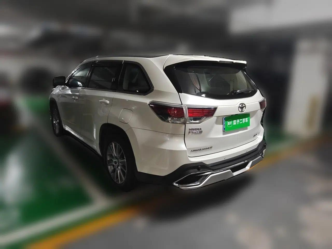 Toyota Highlander 2015 3.5L 4x4 Luxury Edition 7-seater — миниатюра 4