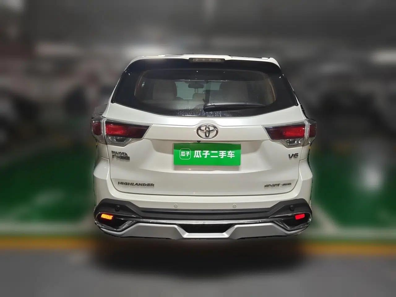 Toyota Highlander 2015 3.5L 4x4 Luxury Edition 7-seater — миниатюра 5