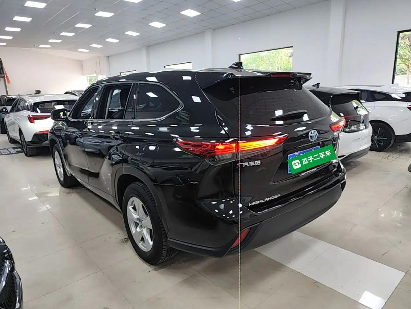 Toyota Highlander 2023 2.5L Smart Electric Hybrid Dual-Engine 4x4 Elite Edition 7 Seats — миниатюра 4