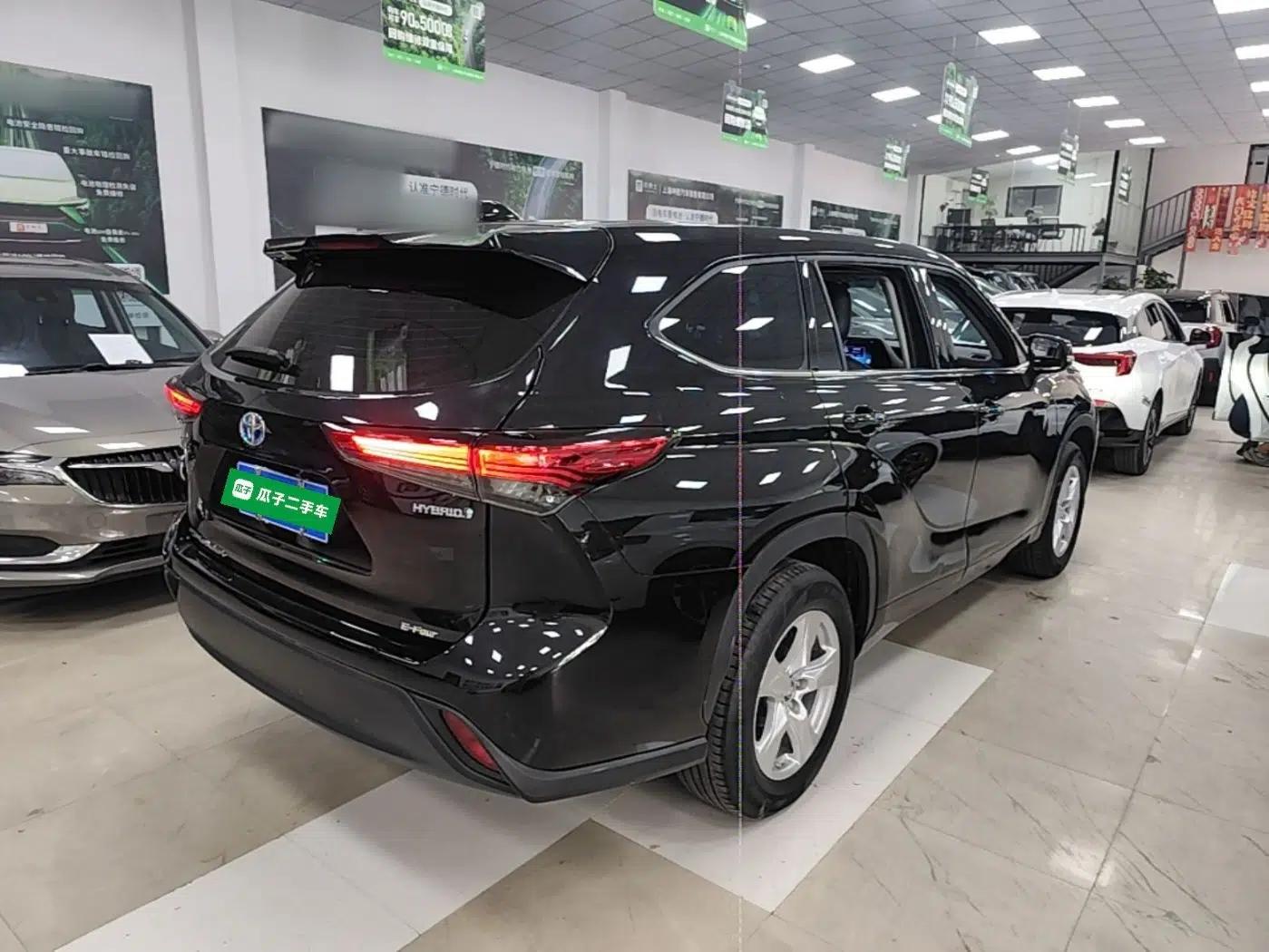 Toyota Highlander 2023 2.5L Smart Electric Hybrid Dual-Engine 4x4 Elite Edition 7 Seats — миниатюра 6