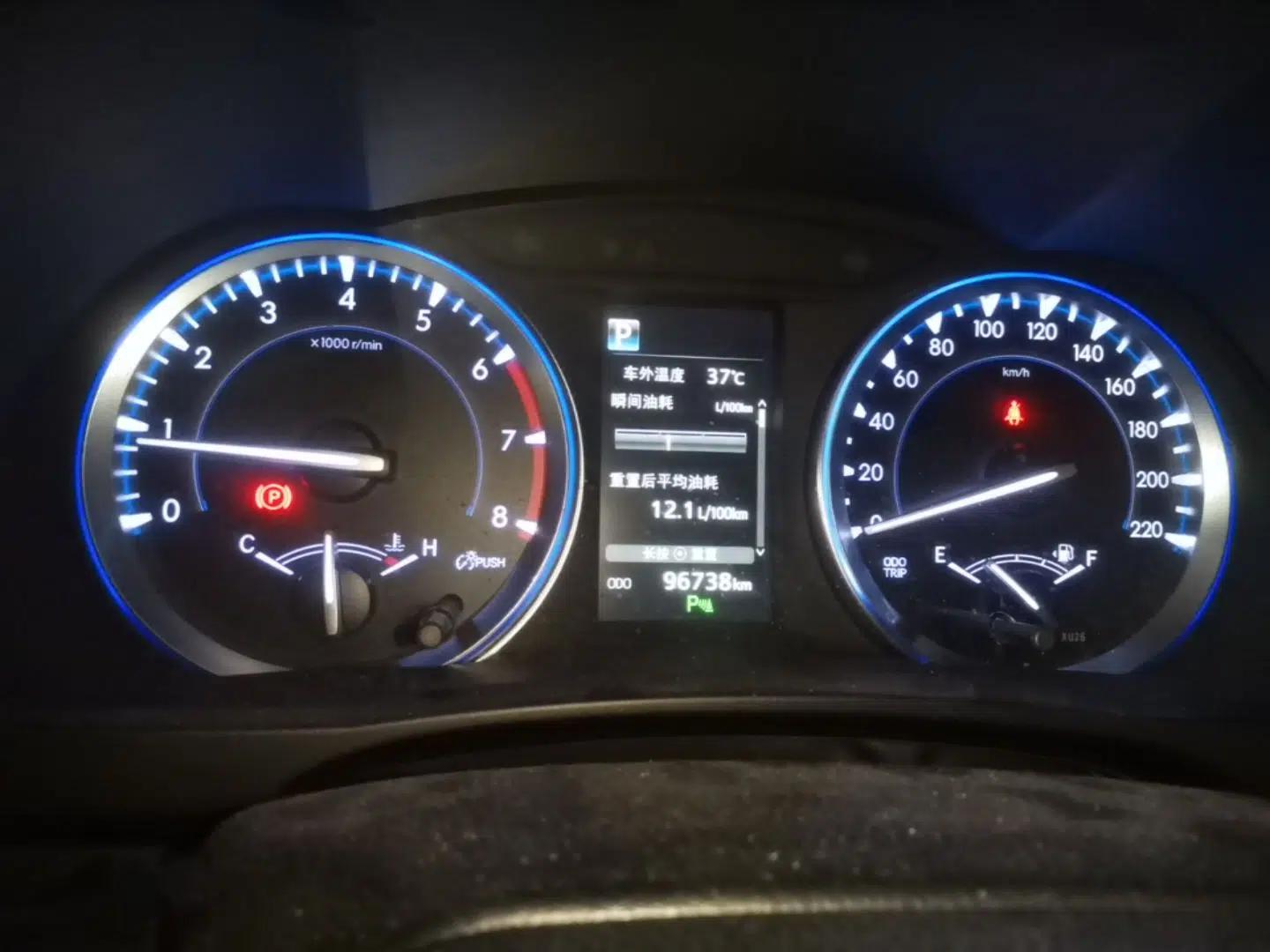 Toyota Highlander 2018 2.0T Four-Wheel Drive Luxury Version 7 Seats China VI Standard — миниатюра 19