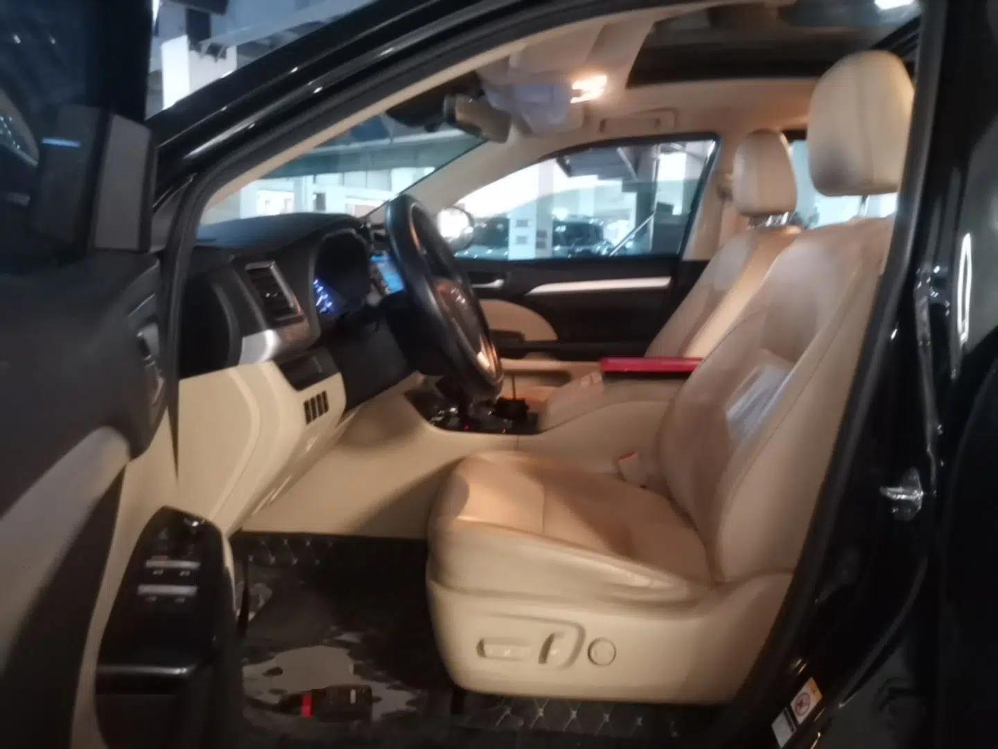 Toyota Highlander 2018 2.0T Four-Wheel Drive Luxury Version 7 Seats China VI Standard — миниатюра 22