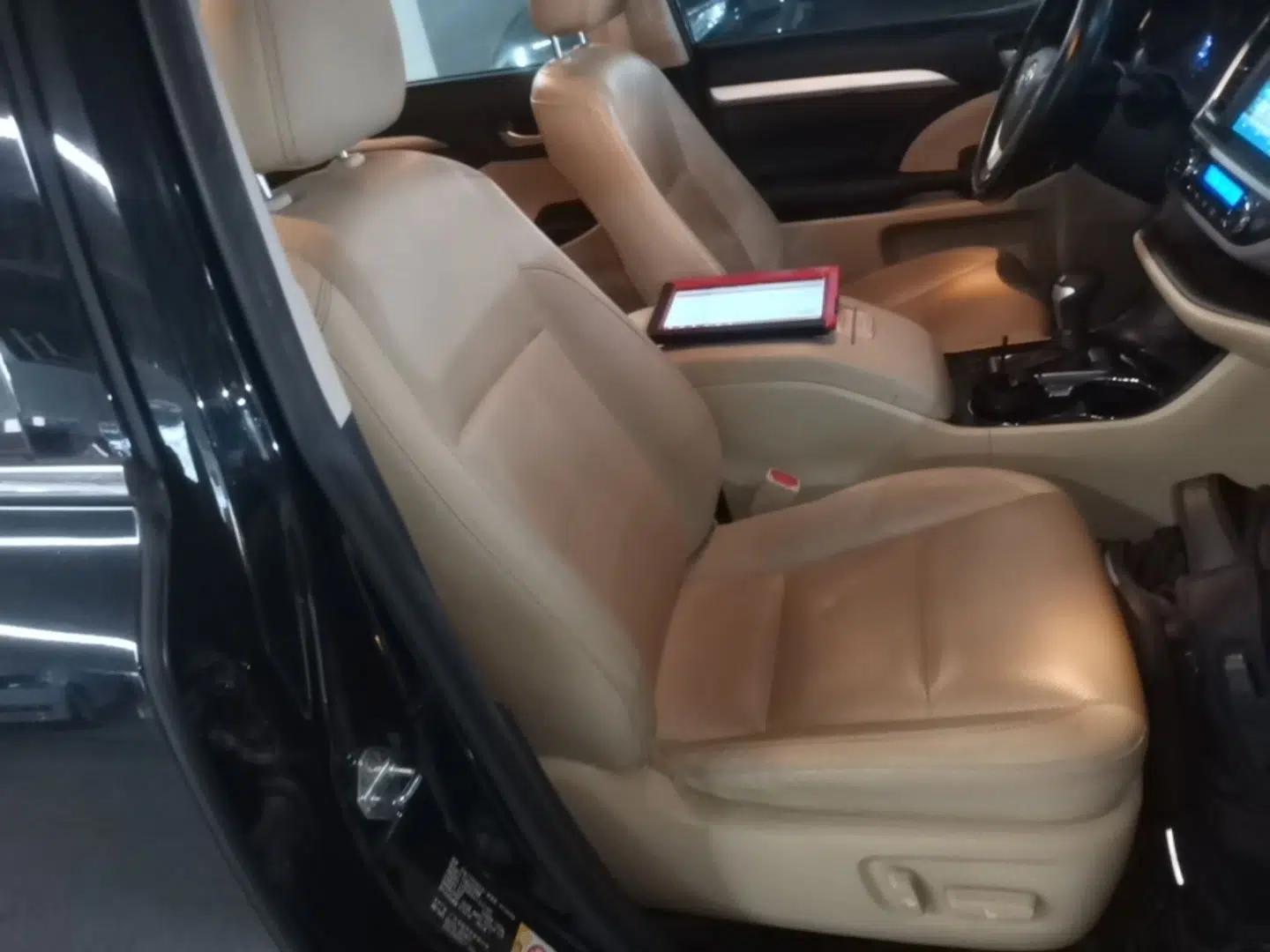 Toyota Highlander 2018 2.0T Four-Wheel Drive Luxury Version 7 Seats China VI Standard — миниатюра 24