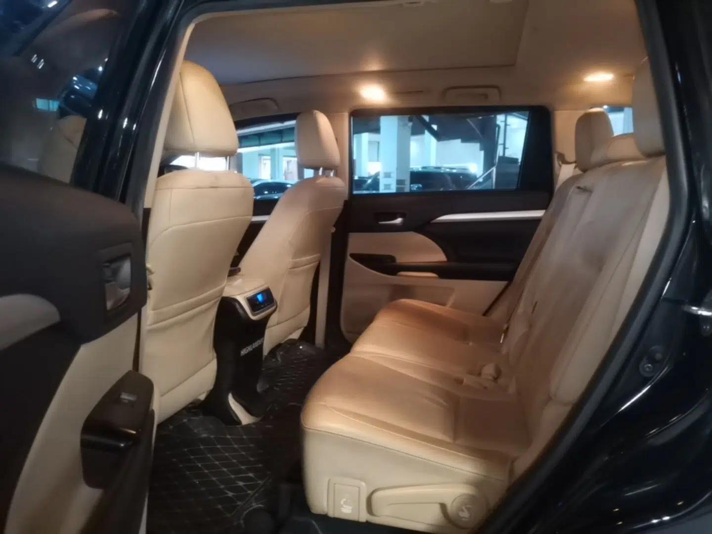 Toyota Highlander 2018 2.0T Four-Wheel Drive Luxury Version 7 Seats China VI Standard — миниатюра 25