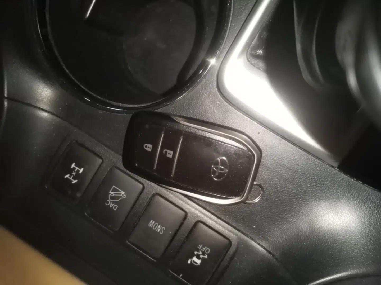 Toyota Highlander 2018 2.0T Four-Wheel Drive Luxury Version 7 Seats China VI Standard — миниатюра 28