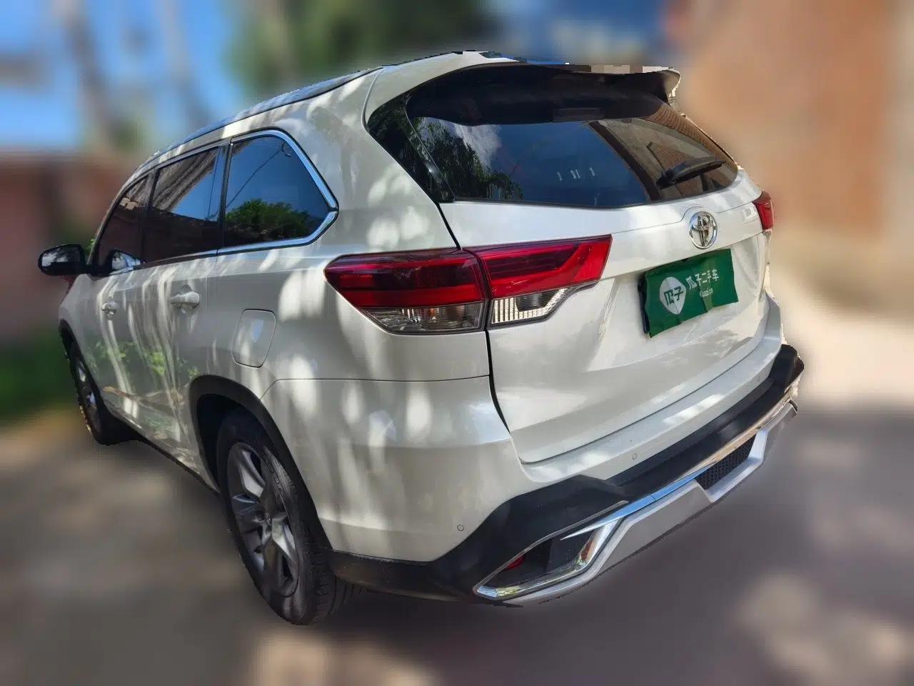Toyota Highlander 2018 2.0T Four-Wheel Drive Luxury Edition 7 Seats China V Emission Standard — миниатюра 4