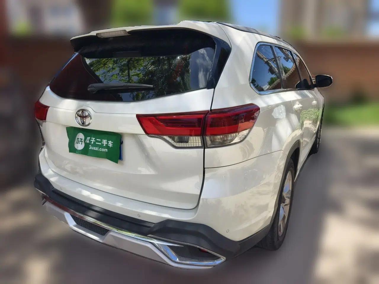 Toyota Highlander 2018 2.0T Four-Wheel Drive Luxury Edition 7 Seats China V Emission Standard — миниатюра 6