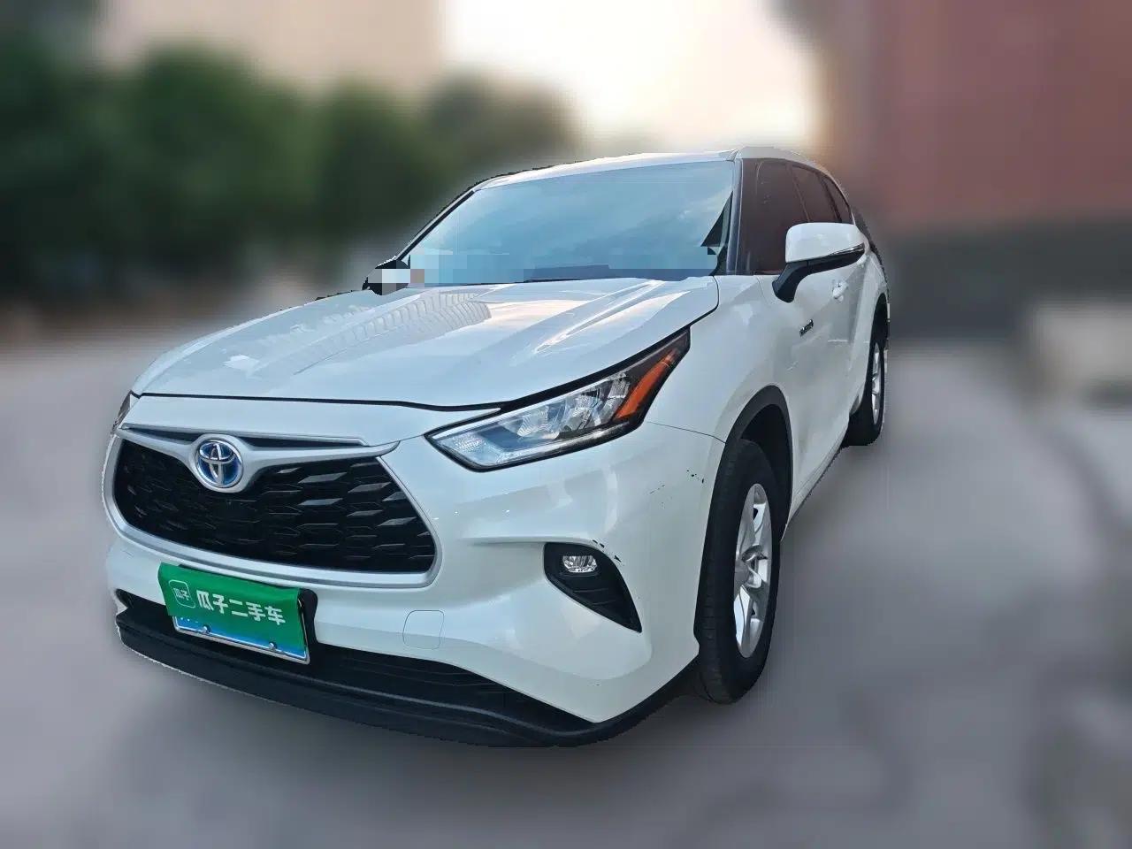 Toyota Highlander 2022 Dual-Engine 2.5L Two-Wheel Drive Elite Edition 5 Seats — миниатюра 1